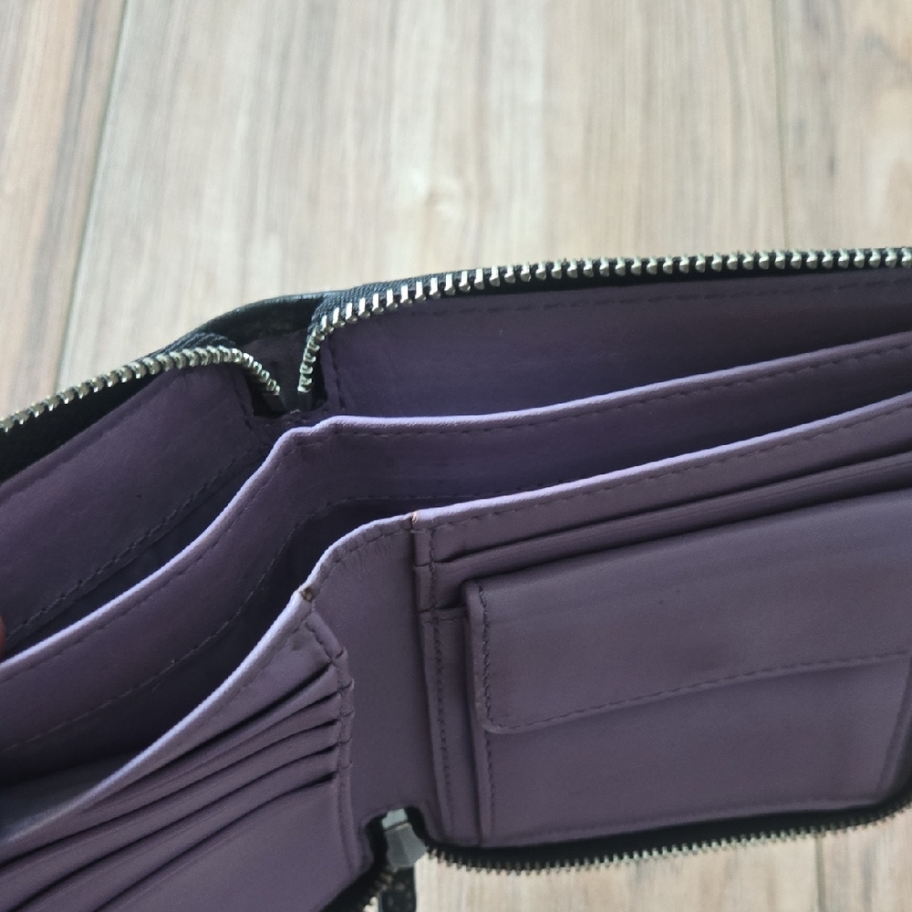 Black Leather Coach Wallet with Stitching - Picture 7 of 7